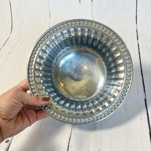 Wilton Armetale Flutes and Pearls Medium Salad Serving Bowl